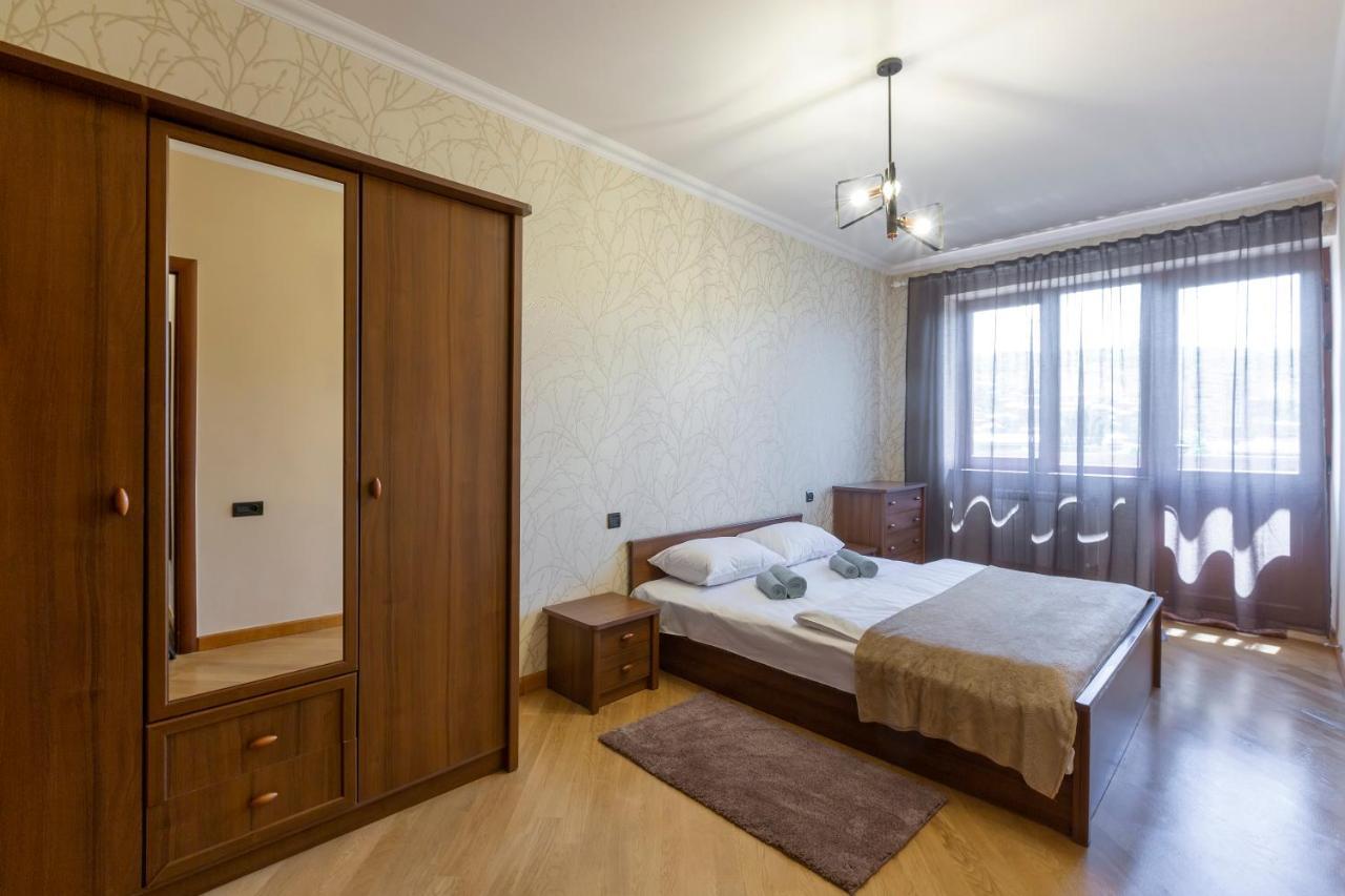 Umba Apartment N4 - Balcony And Mount Ararat View Єреван Екстер'єр фото